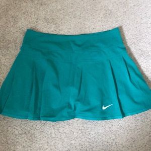 women’s tennis skort
